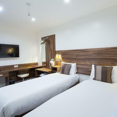 Heathrow-Windsor Guest House Слау Екстериор снимка