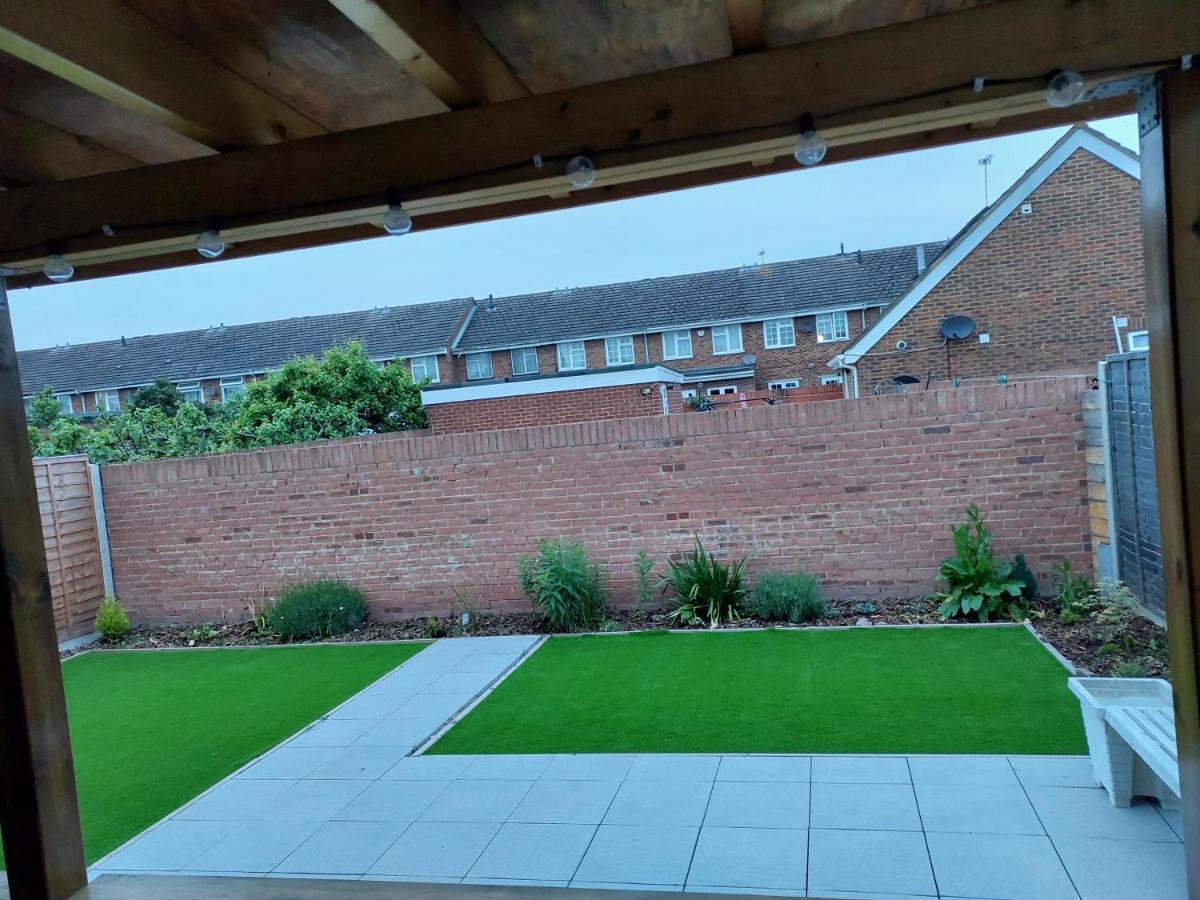 Heathrow-Windsor Guest House Слау Екстериор снимка