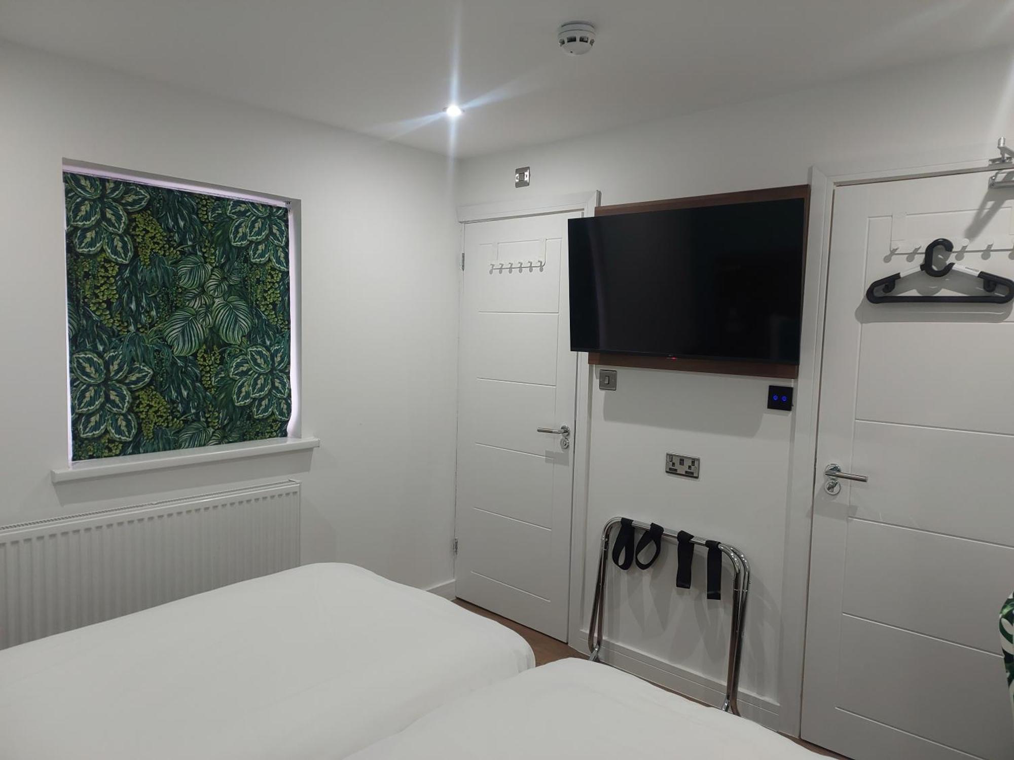 Heathrow-Windsor Guest House Слау Екстериор снимка