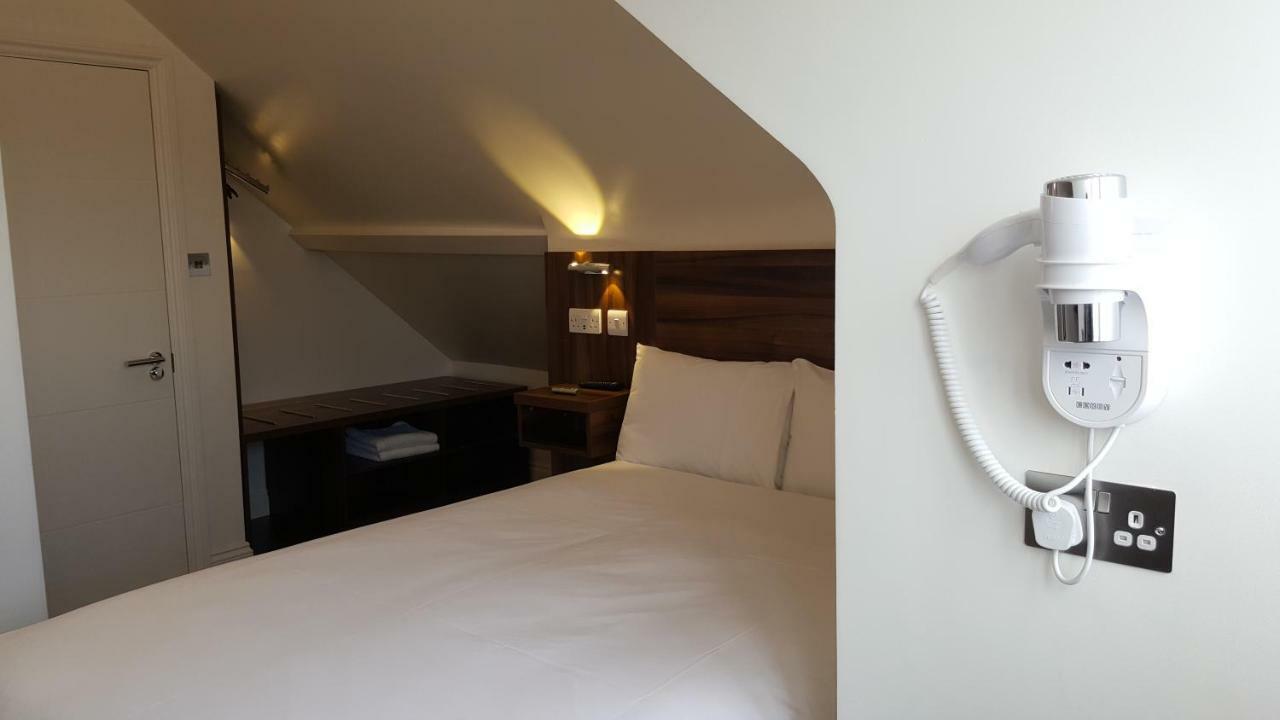 Heathrow-Windsor Guest House Слау Екстериор снимка