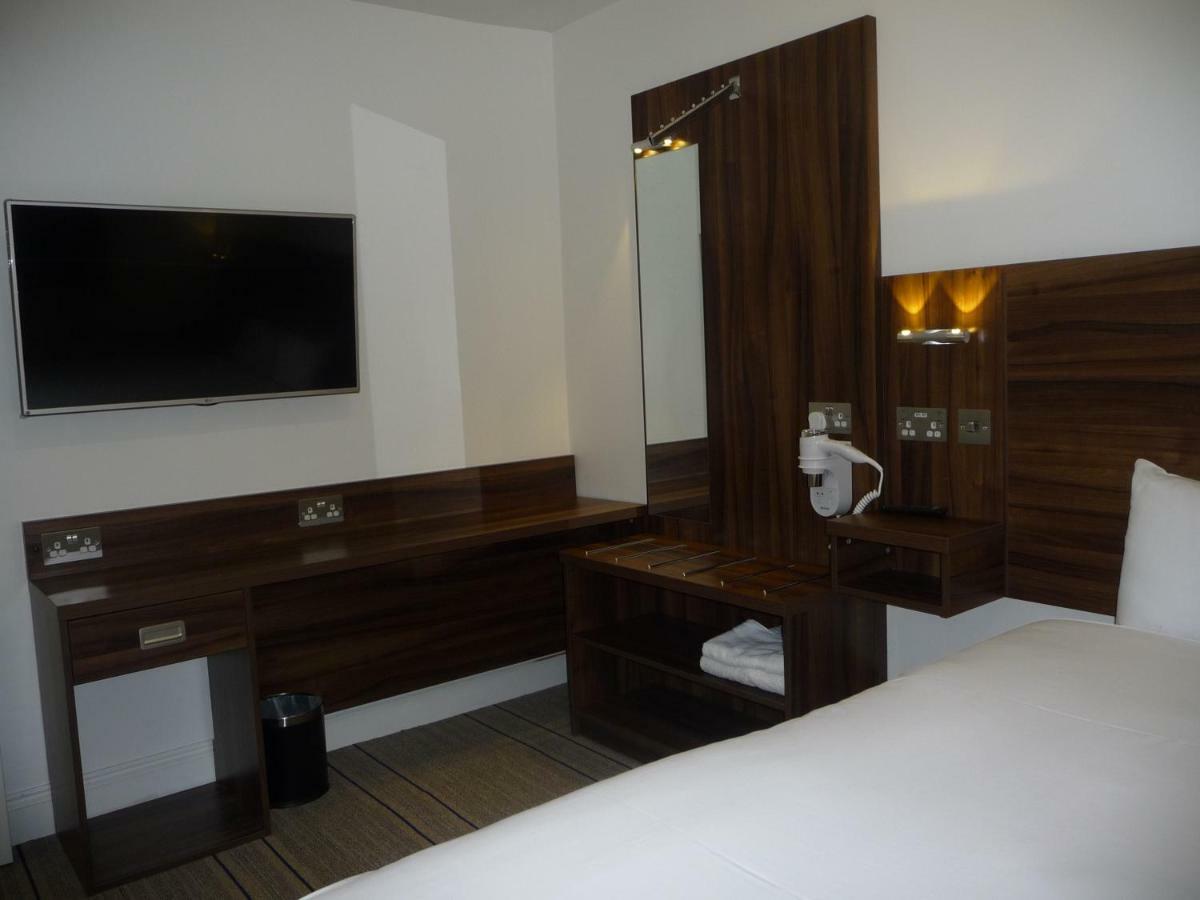 Heathrow-Windsor Guest House Слау Екстериор снимка