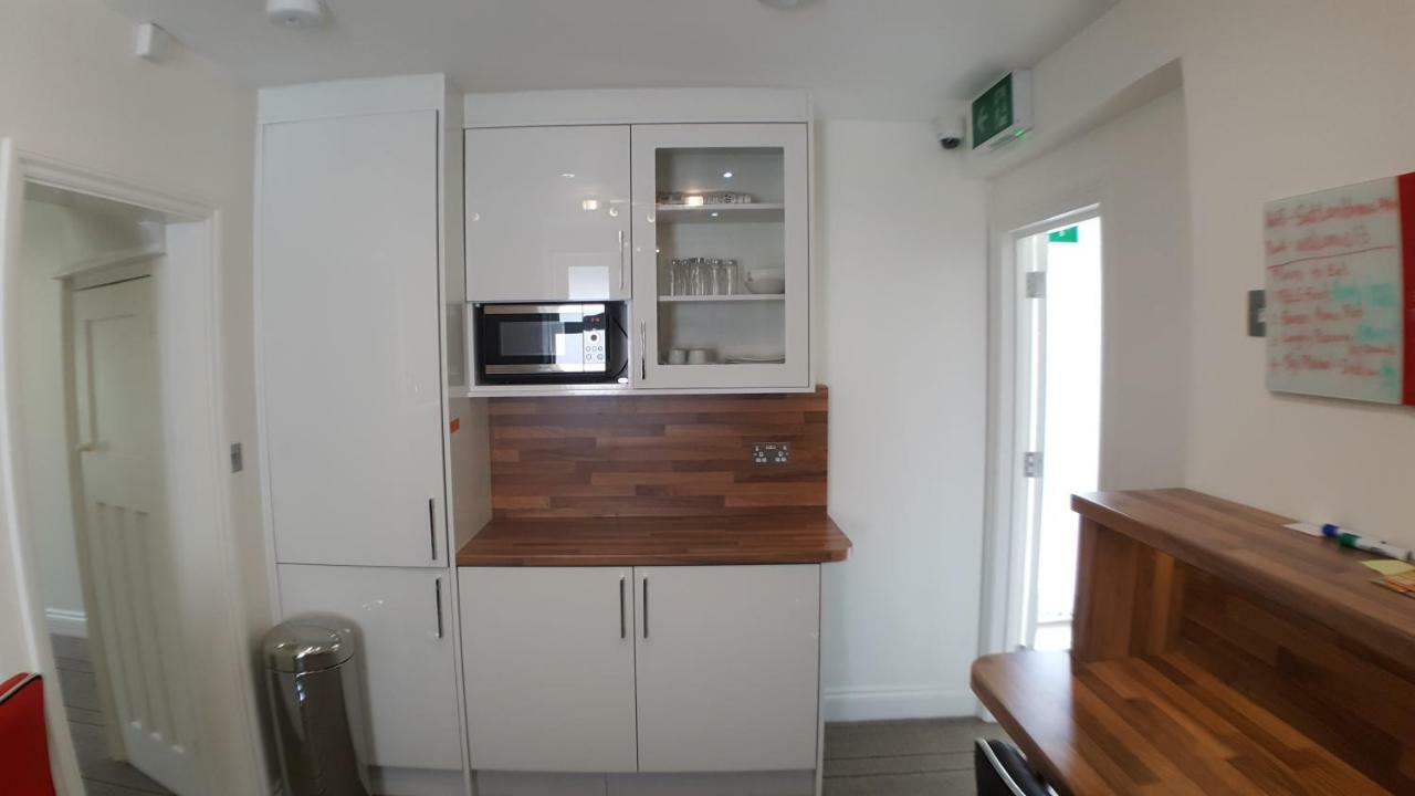 Heathrow-Windsor Guest House Слау Екстериор снимка