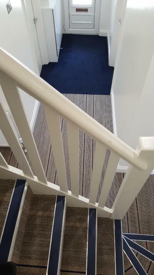 Heathrow-Windsor Guest House Слау Екстериор снимка