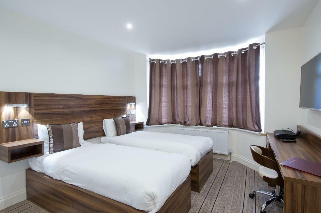 Heathrow-Windsor Guest House Слау Екстериор снимка