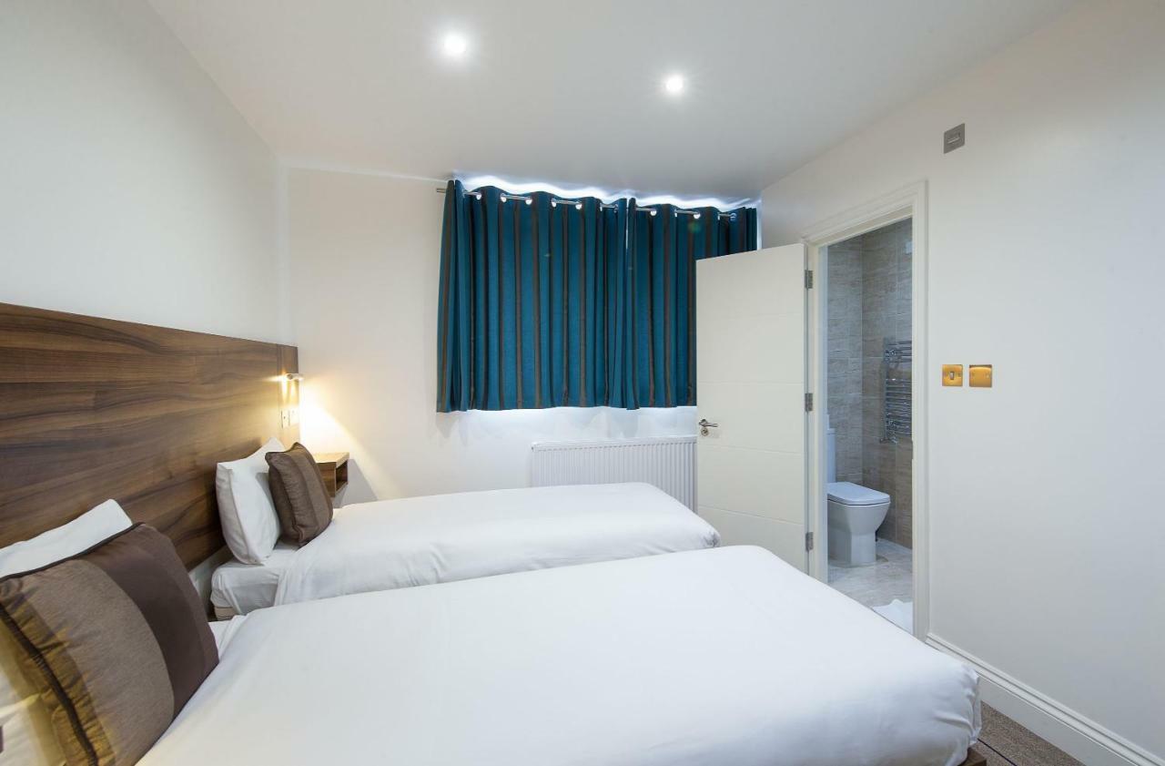 Heathrow-Windsor Guest House Слау Екстериор снимка