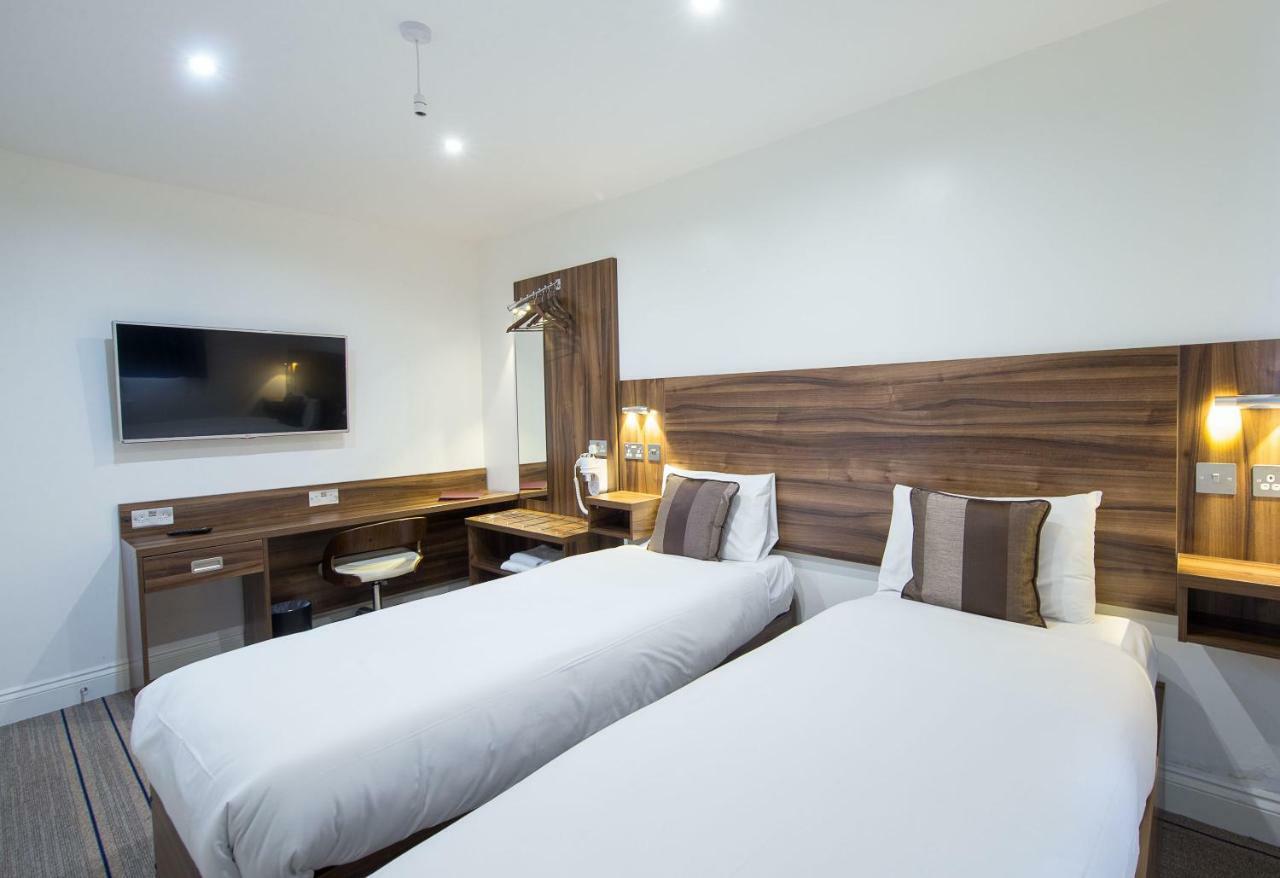Heathrow-Windsor Guest House Слау Екстериор снимка